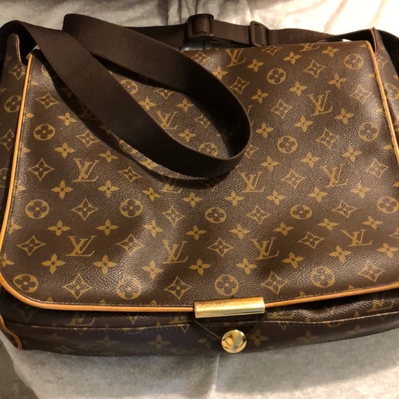 COPY - LV Messenger - Picture 6 of 16